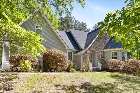2021 Ridgeview Ln, Seneca, SC 29678
