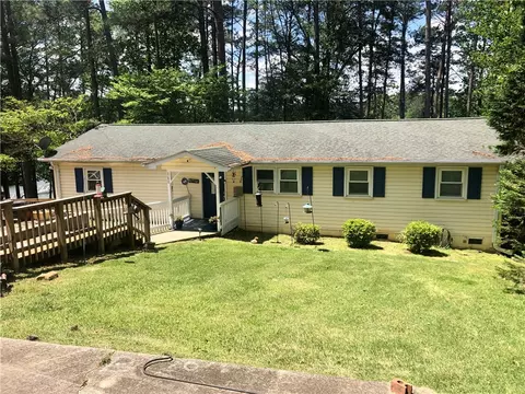 160 Buckhead Dr, Townville, SC 29689
