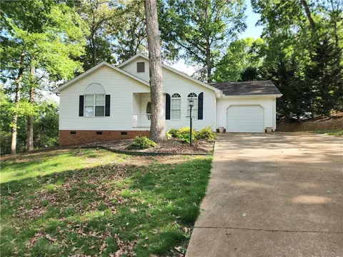 186 Pine Mountain Dr, Easley, SC 29640 photo 1