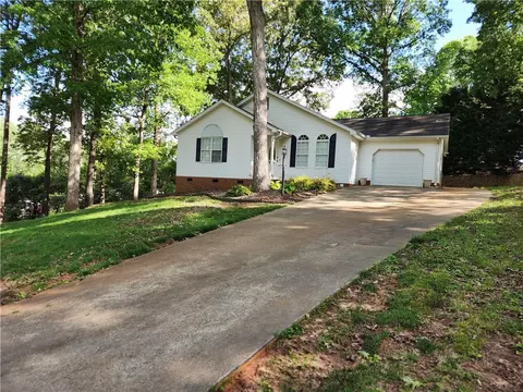 186 Pine Mountain Dr, Easley, SC 29640 photo 2