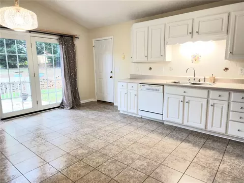 186 Pine Mountain Dr, Easley, SC 29640 photo 6