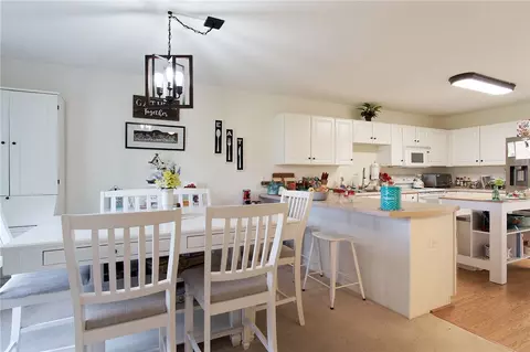 210 N Kenneth St, Walhalla, SC 29691 photo 6