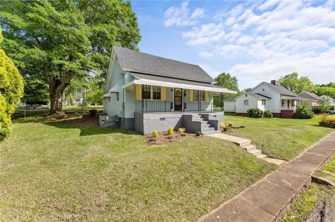 8 Brock St, Pelzer, SC 29669 photo 2
