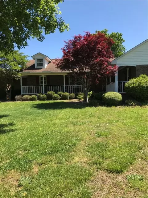 916 Lakewood Ln, Anderson, SC 29625