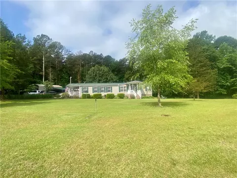 825 Dogwood Ln, Townville, SC 29689