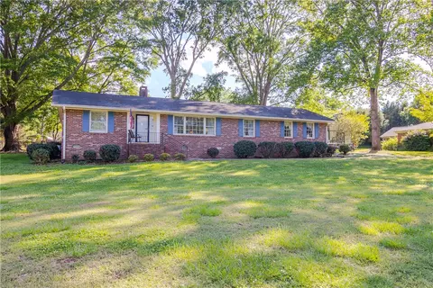 407 Arcadia Dr, Anderson, SC 29621