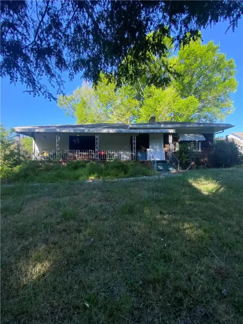 97 Tanyard Rd, Greenville, SC 29609
