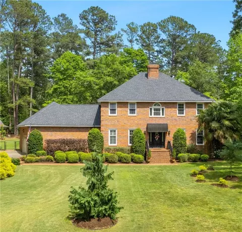 102 Wilderness Dr, Laurens, SC 29360