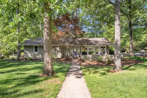 208 Heather Dr, Central, SC 29630