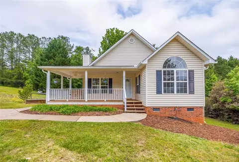 220 Lakewood Dr, Pickens, SC 29671
