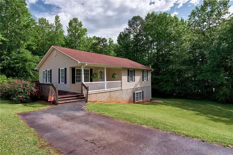 409 Pawnee Dr, Walhalla, SC 29691