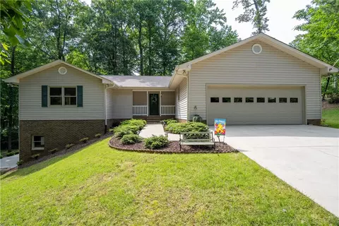 15055 Danube Cir, Seneca, SC 29672