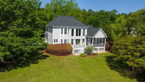 732 Eagles Harbor Dr, Hodges, SC 29653