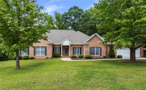 122 Whispering Forest Ln, Woodruff, SC 29388
