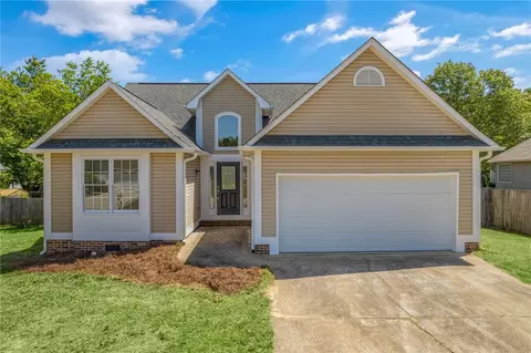 4 Fitzpatrick Ct, Fountain Inn, SC 29644