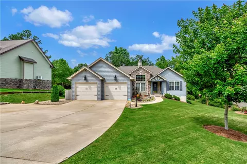 327 Ravens View Dr, Seneca, SC 29678