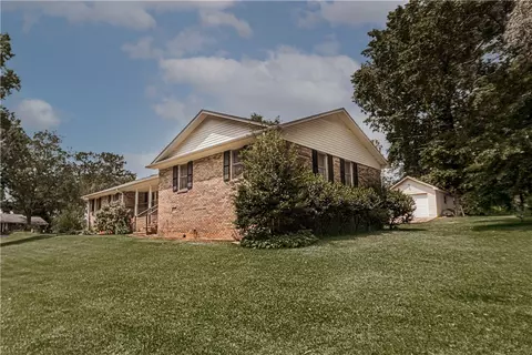 671 Pinewood Dr, Pendleton, SC 29670 photo 2