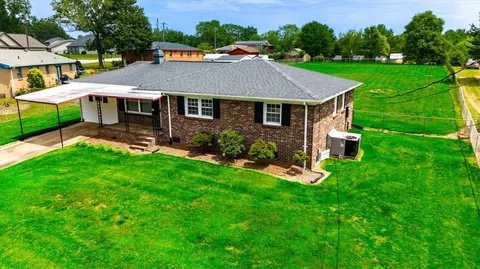 9 Stevenson Ln, Greenville, SC 29611