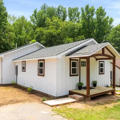 124 Cedar St, Westminster, SC 29693
