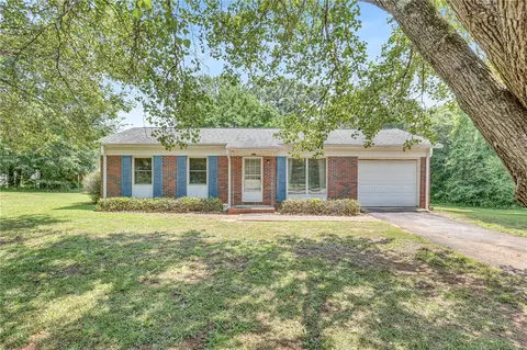 101 Donellie Ln, Central, SC 29630
