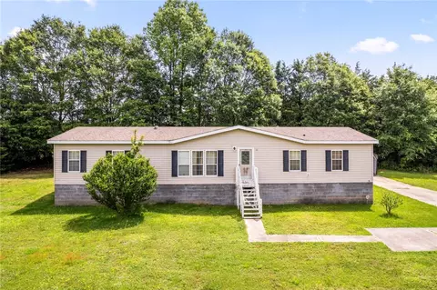 99 Pendleton Woods Cir, Central, SC 29630