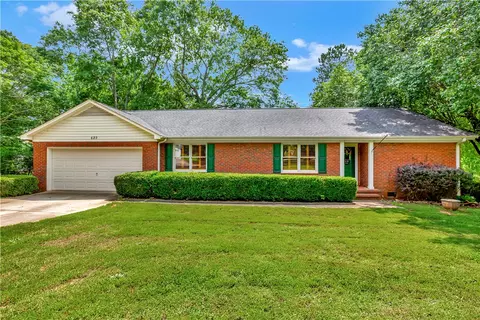 430 Broyles Pt, Townville, SC 29689