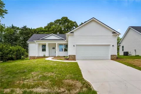 104 Rhoe Cir, Anderson, SC 29621