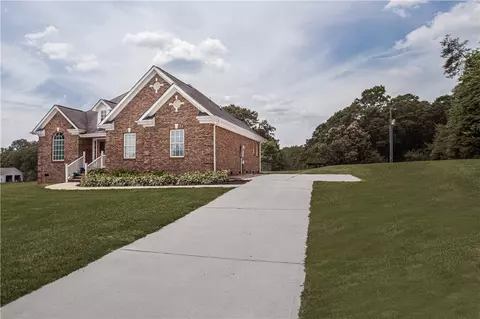 868 Kist Rd, Greer, SC 29651