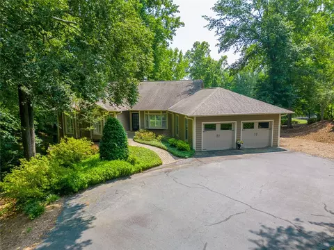 3201 Tumble Stone Dr, Seneca, SC 29678