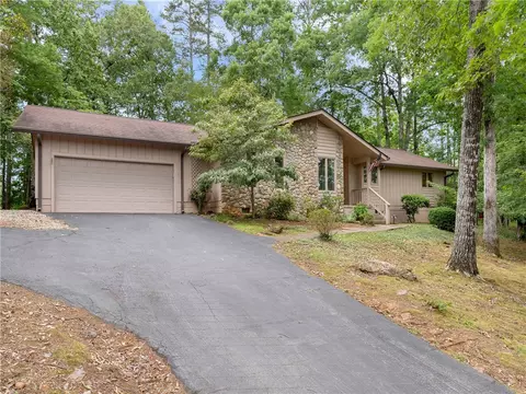 406 Long Reach Dr, Salem, SC 29676