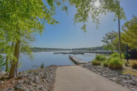 730 Eagles Harbor Dr, Hodges, SC 29653 photo 4
