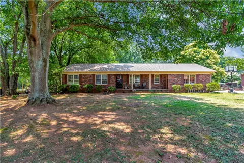 303 Mcneil Dr, Anderson, SC 29624