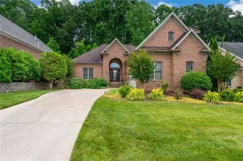 18 Calmar Ct, Greenville, SC 29617