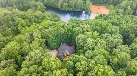 318 Coachman Dr, Simpsonville, SC 29681