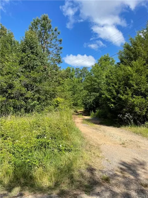 810 W Church St, Iva, SC 29655