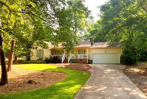 628 Slickum Rd, Easley, SC 29640