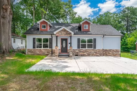 714 Highland Park Dr, Greenwood, SC 29649