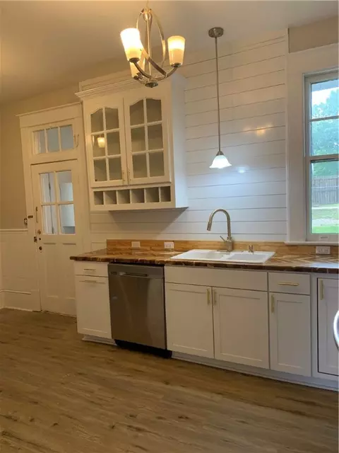 10 Carolina Ave, Honea Path, SC 29654 photo 7