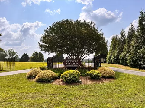 1 C Watermelon Way, Tamassee, SC 29686