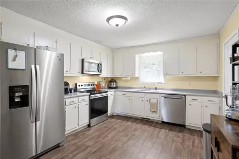 120 Robinwood Ln, Pelzer, SC 29669 photo 3