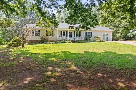 120 Robinwood Ln, Pelzer, SC 29669