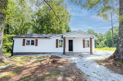 271 Lecroy Rd, Walhalla, SC 29691