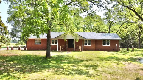 2073 Monterey Rd, Abbeville, SC 29620
