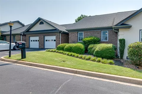1205 Cobbs Glen Dr, Anderson, SC 29621