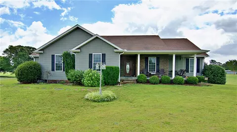 228 Oak Creek Rd, Seneca, SC 29678