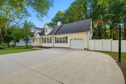 205 Patio Rd, Easley, SC 29642 photo 3