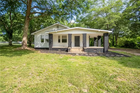 18 Dendy St, Pelzer, SC 29669 photo 2