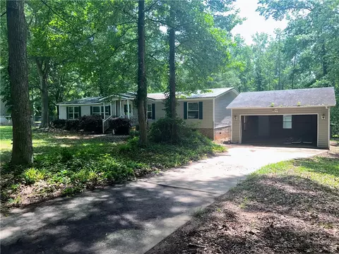143 G St, Williamston, SC 29697