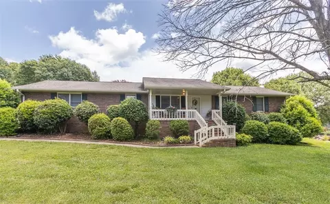205 Oxmoor Dr, Anderson, SC 29625