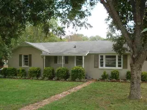 2904 Cambridge Rd, Anderson, SC 29621